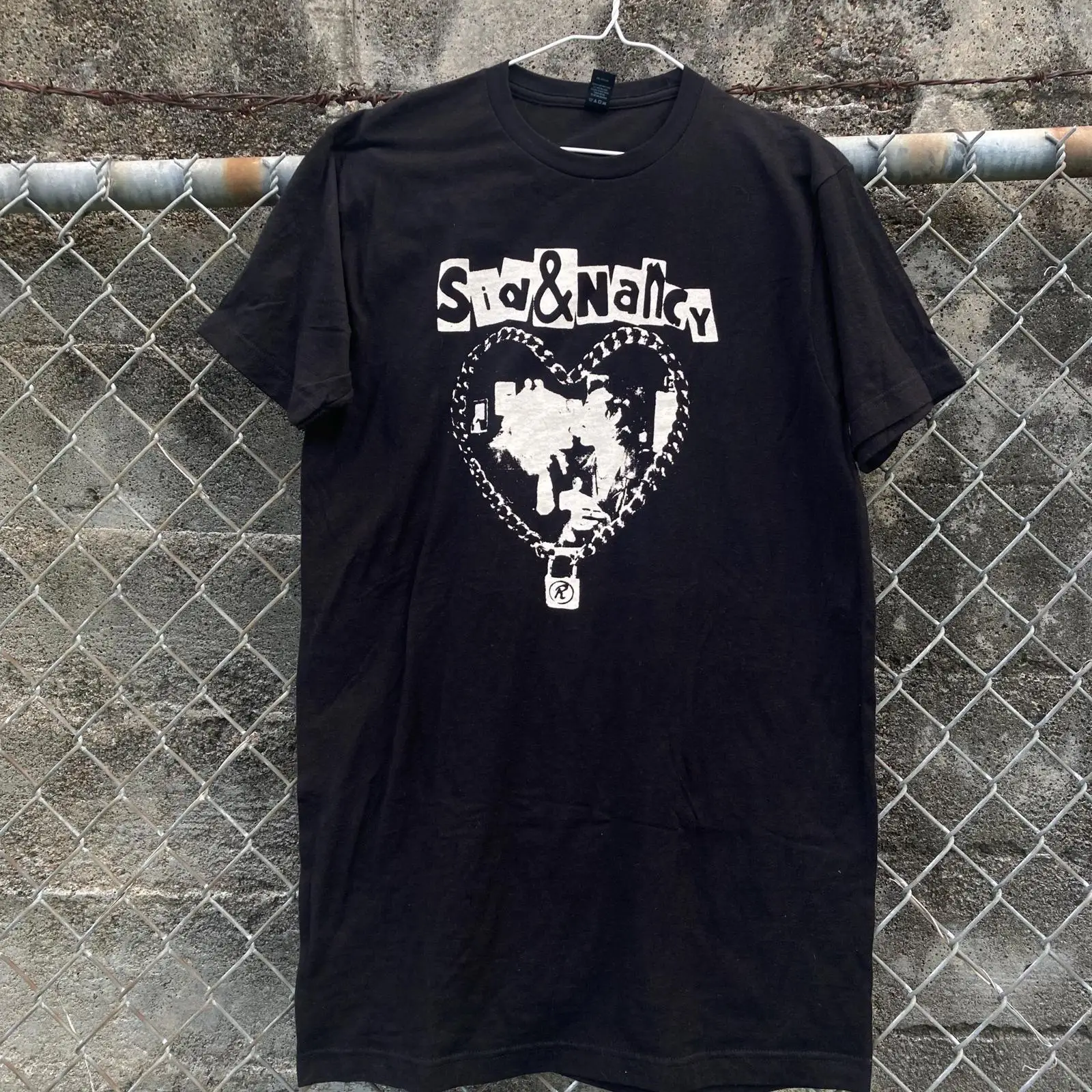 Mens Fashion Dress Shirts - Camiseta Vestido Sid & Nancy com